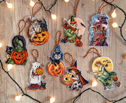 Cross stitch kit Halloween Toys Kit of 8 pieces - Leti Stitch