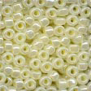 Pony Beads 6/0 Creamy Pearl - Mill Hill